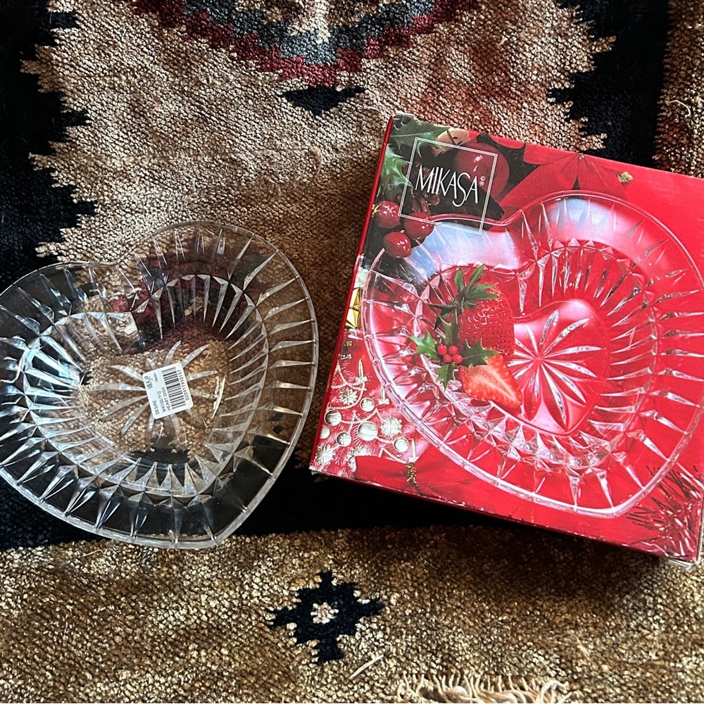 Mikasa Crystal Heart Dish